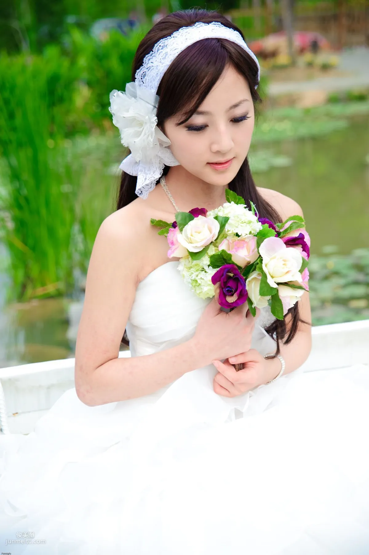 Zhang Kaijie / Zhang Yunfei "Sun Moon Lake + Paper Church (Wedding Dress)" Photo Set photo 34