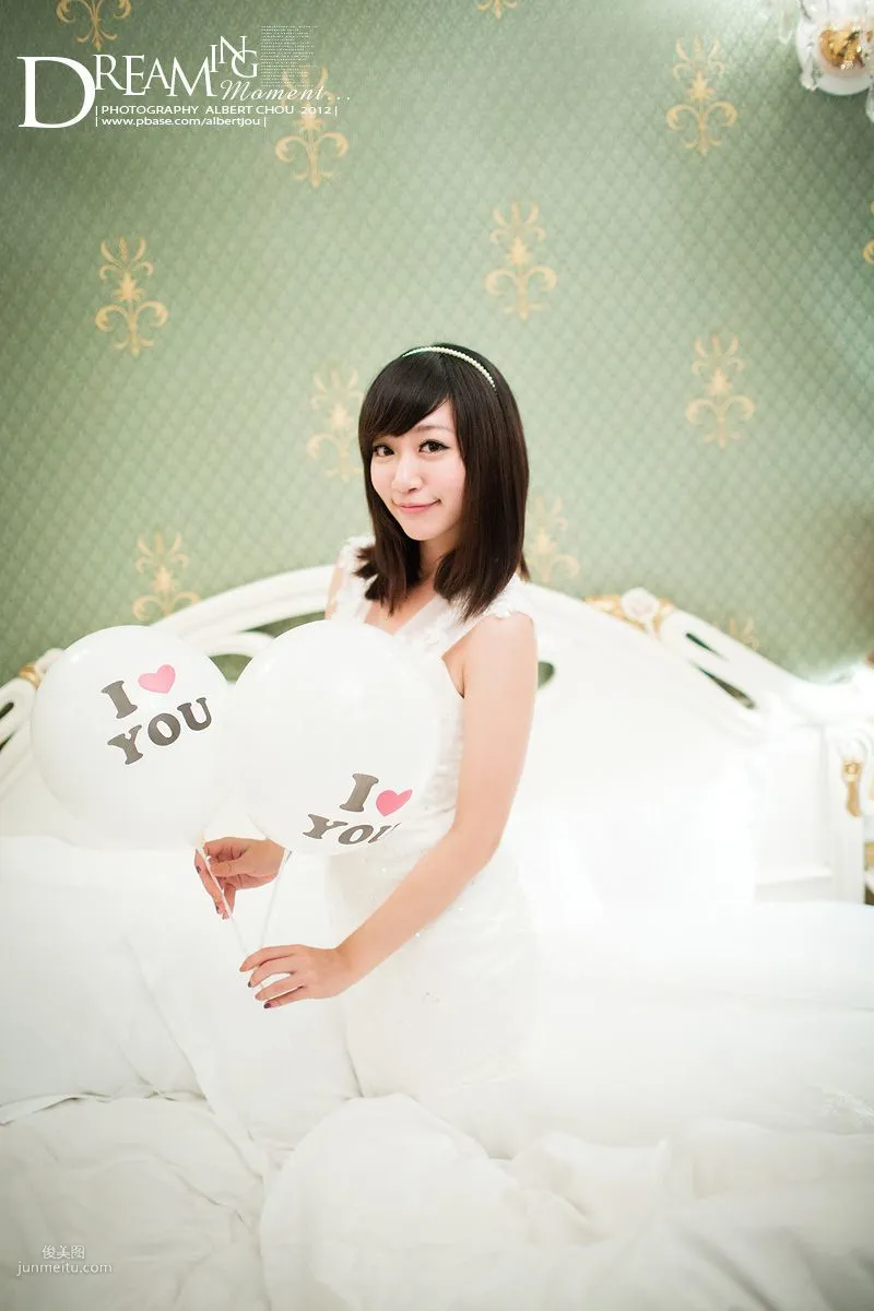 Taiwan Internet Celebrity Winnie Xiaoxue Qingjing Autumn Dream Moment Wedding Dress Chapter Photo Set photo 73