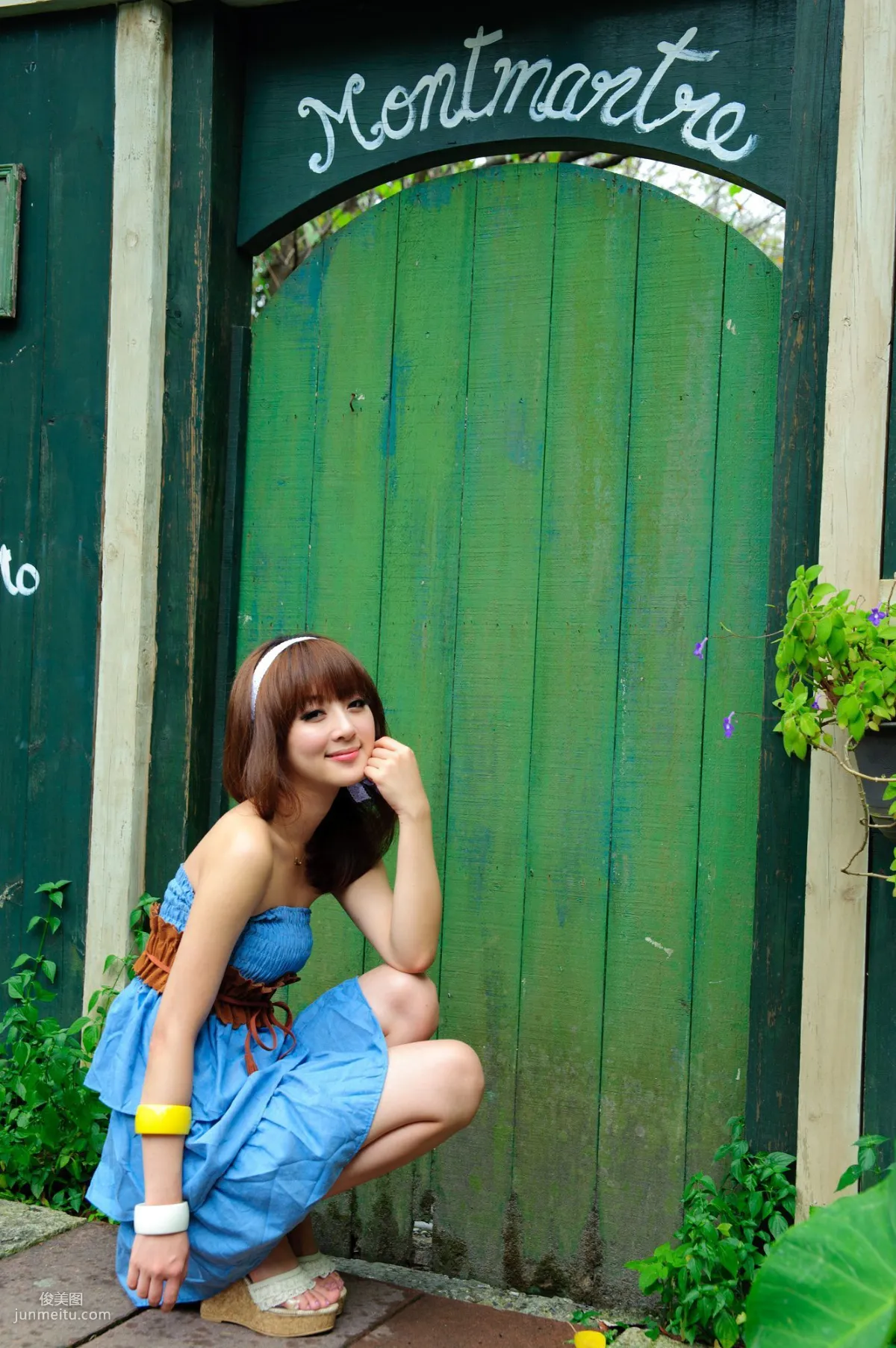 Zhang Kaijie / Mikako, Montmartre Cafe Outdoor Shoot Photo Set photo 15