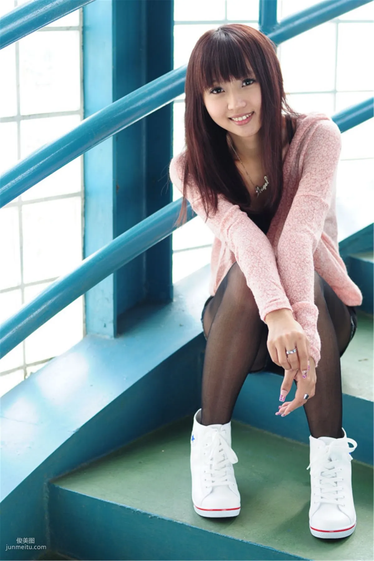 Taiwan Girl Xi Xi《Cute Street Snap Pictures》 Photo Collection photo 1