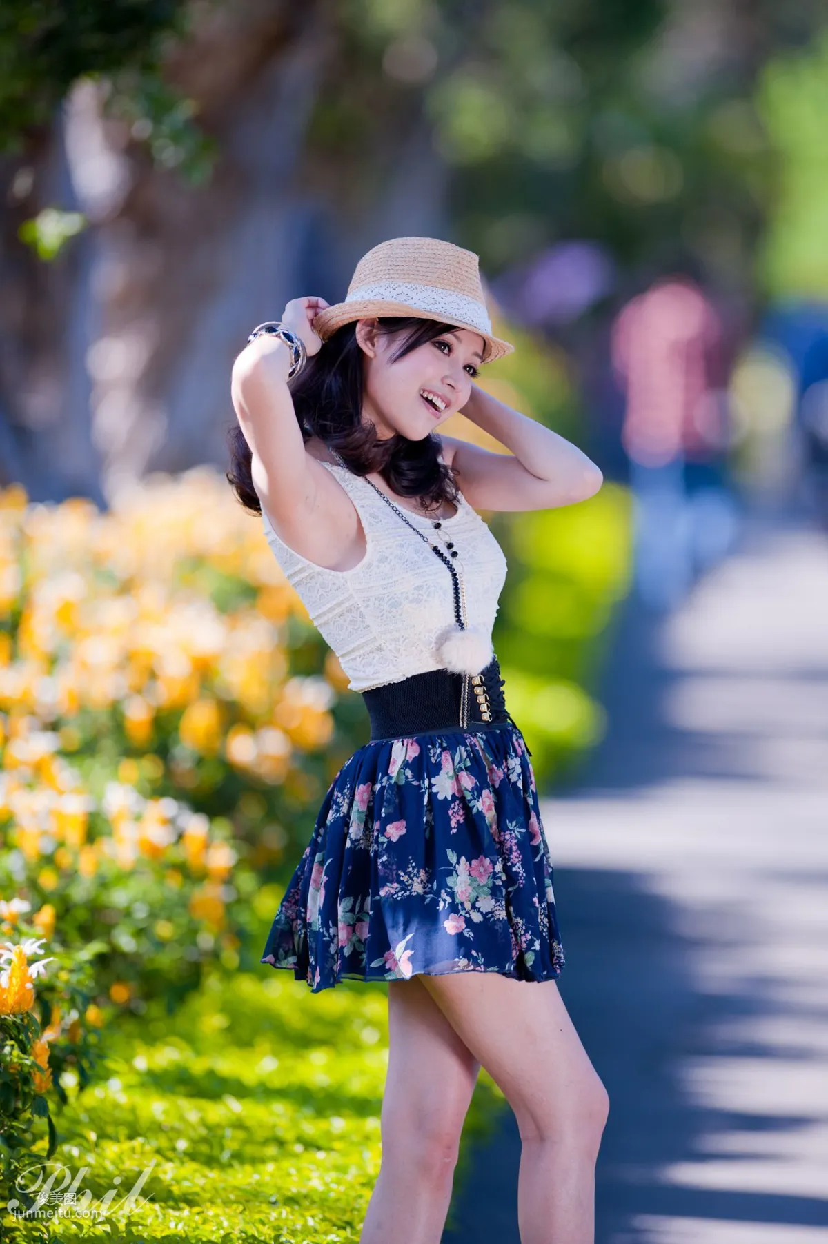 Beautyleg Leg Model Avy Dress Park Outdoor Shoot Photo Set photo 5