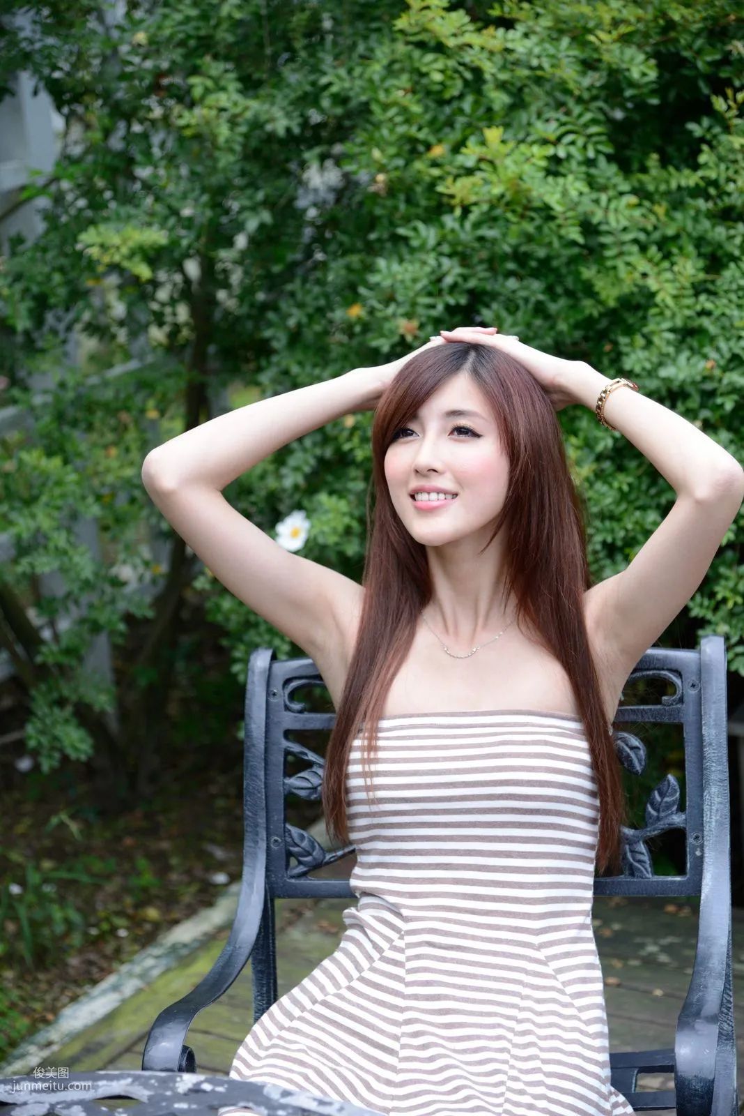 Liao Tingling, Kila Jingjing, Super Short Mini Skirt Series Outdoor Photo Set photo 62