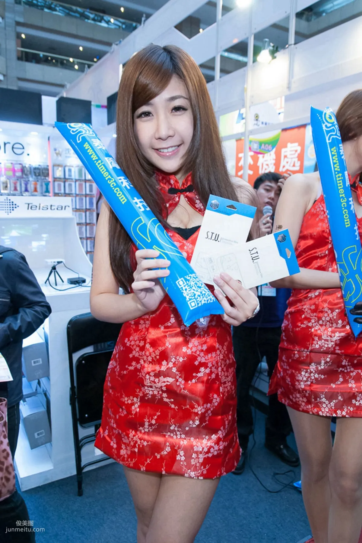 Taiwan Model Xiao Tou / Yu Chenyu Digital Technology Exhibition Photos HD Set photo 2