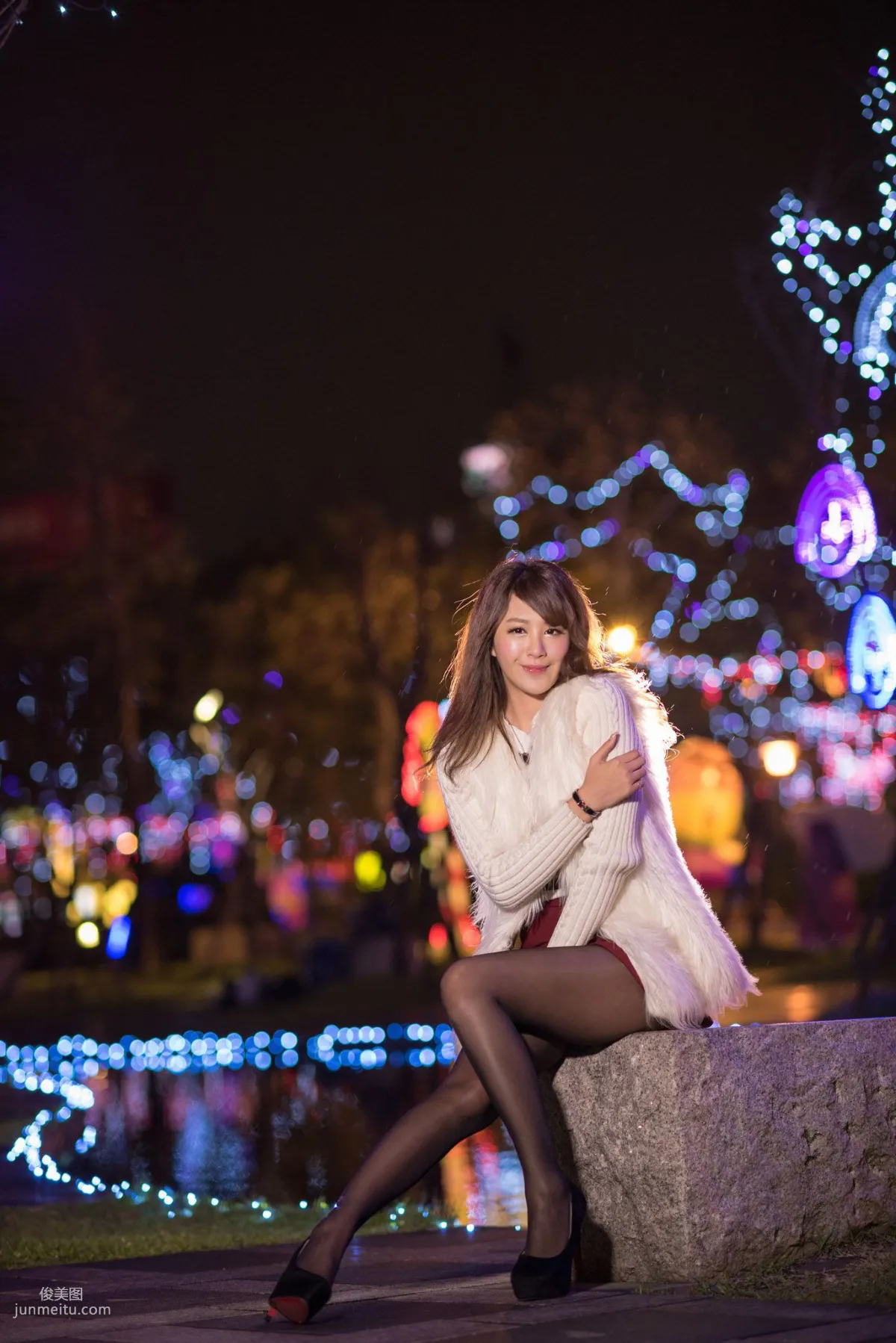 Taiwan Beauty Xia Qing MISO, Christmas Outdoor Shoot Photo Set photo 25