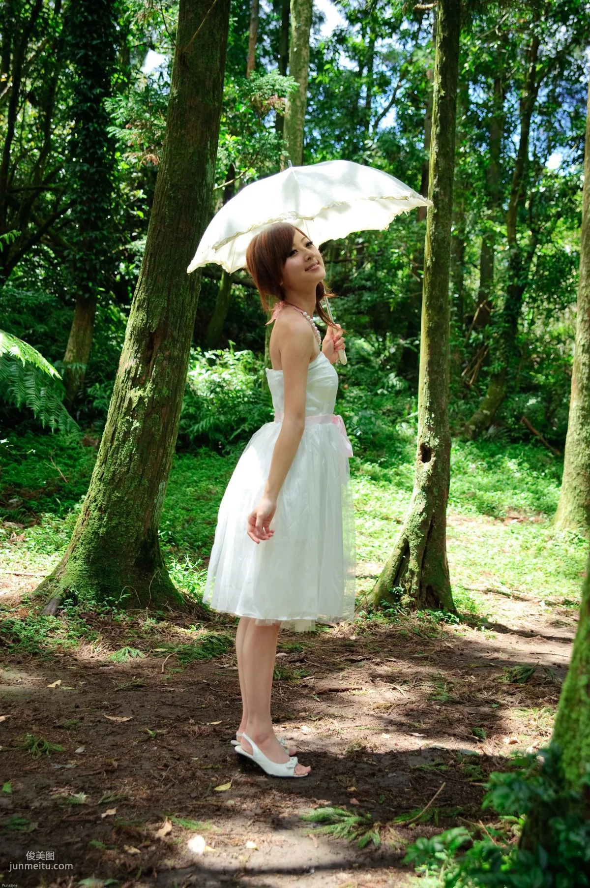 Guo Zi MM/Mikako White Waltz + Black Obsession Outdoor Photo Set photo 32