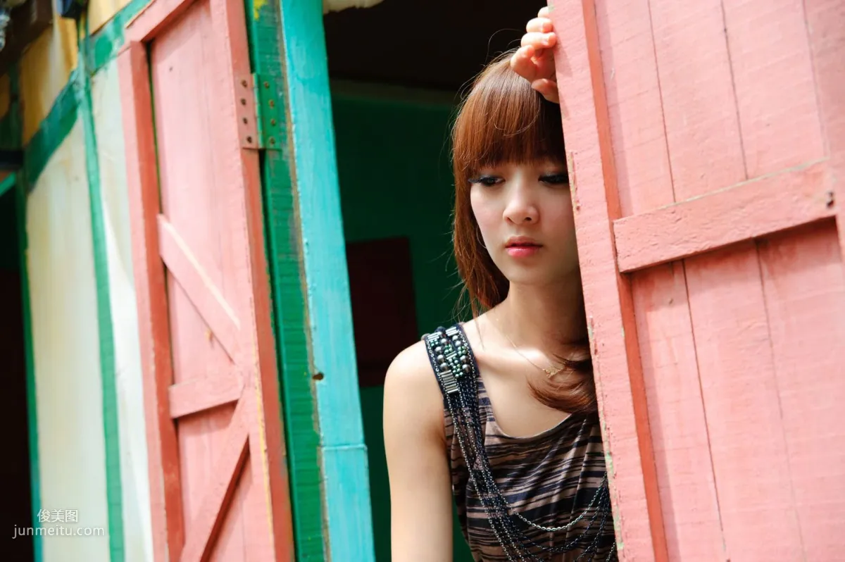 Zhang Kaijie / Mikako, Montmartre Cafe Outdoor Shoot Photo Set photo 49