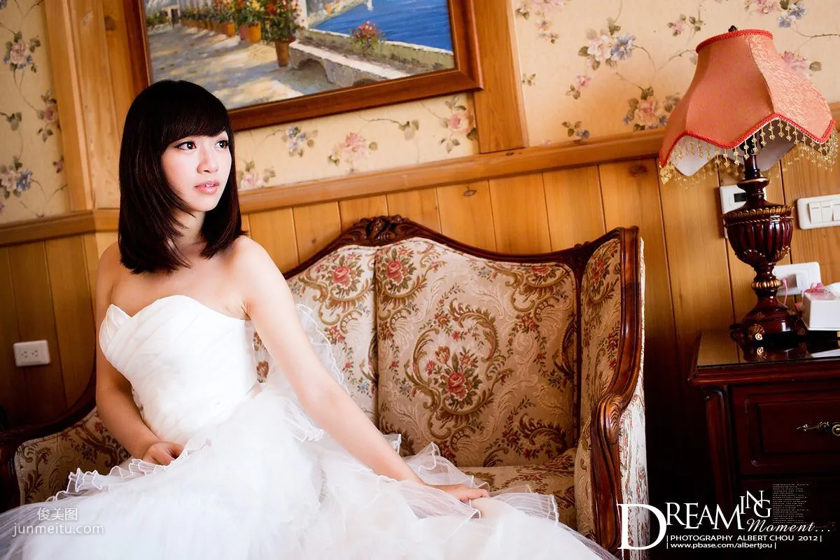 Taiwan Internet Celebrity Winnie Xiaoxue Qingjing Autumn Dream Moment Wedding Dress Chapter Photo Set photo 100