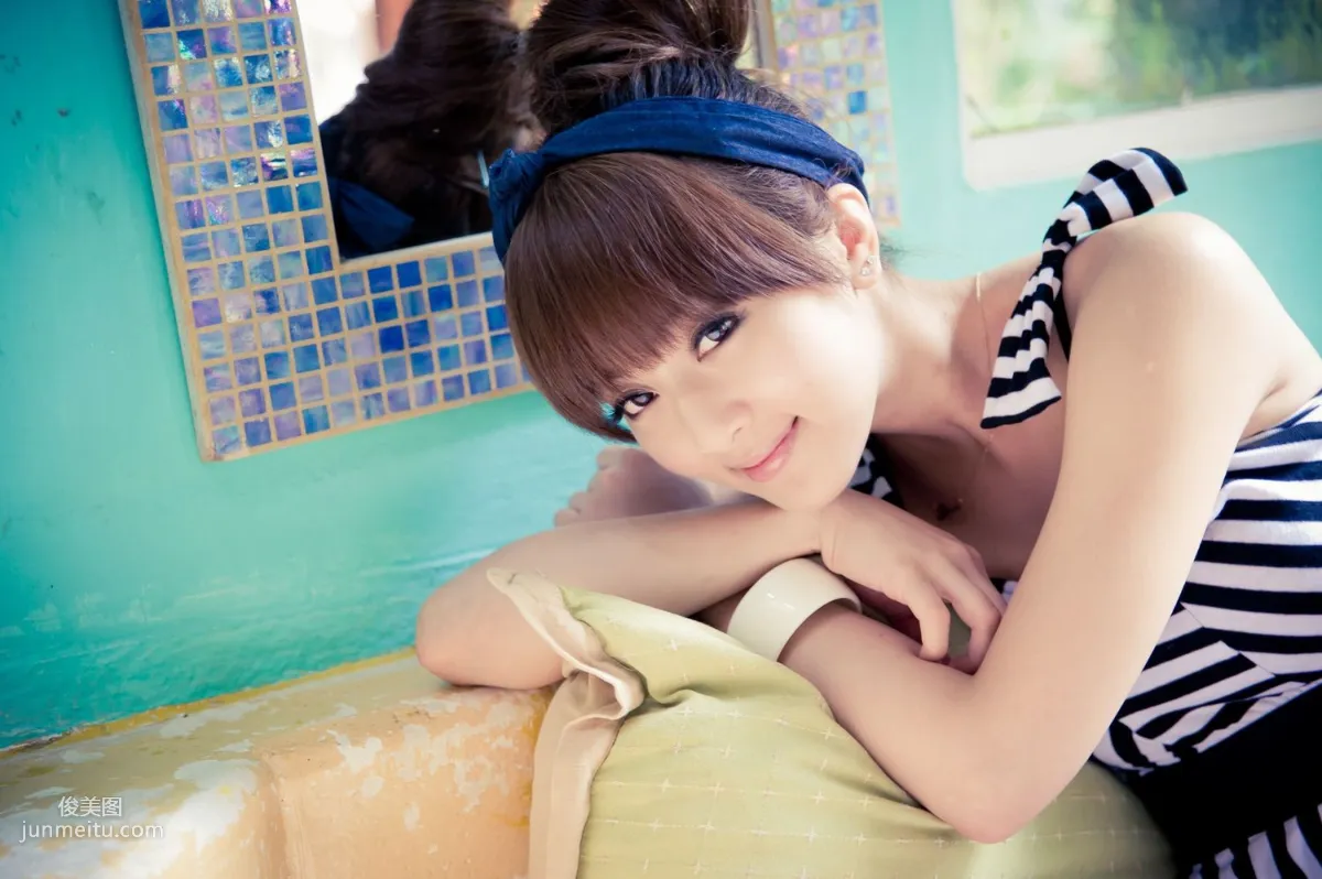Zhang Kaijie / Mikako, Montmartre Cafe Outdoor Shoot Photo Set photo 65