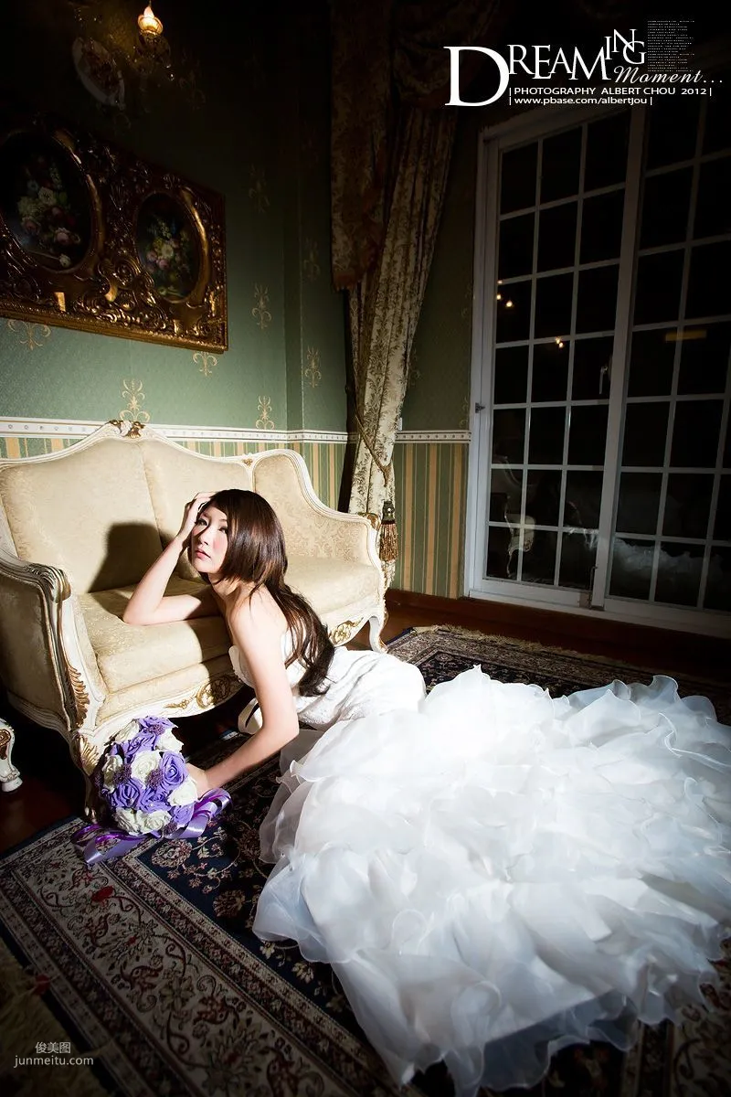 Taiwan Internet Celebrity Winnie Xiaoxue Qingjing Autumn Dream Moment Wedding Dress Chapter Photo Set photo 16