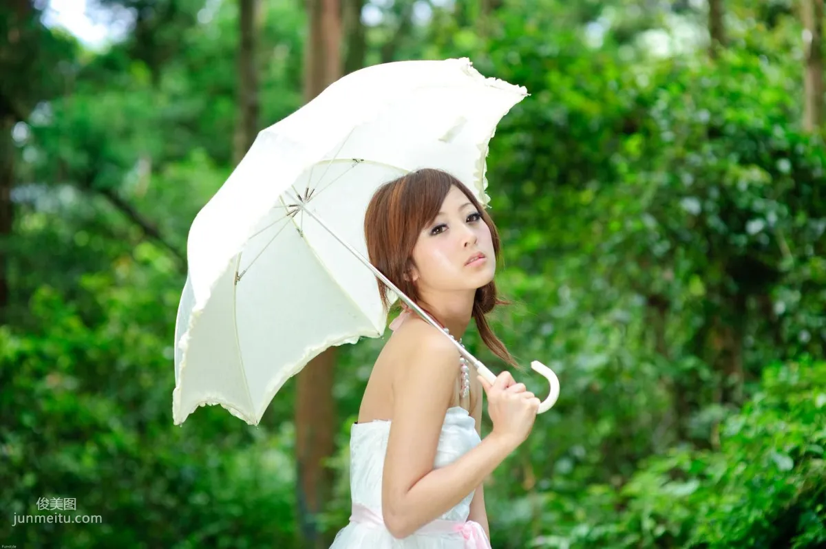 Guo Zi MM/Mikako White Waltz + Black Obsession Outdoor Photo Set photo 39