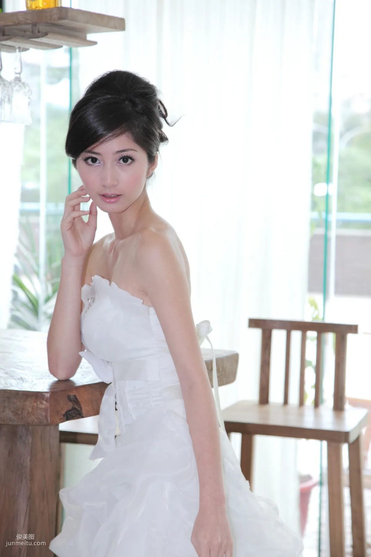 Taiwan Elegant Beauty Emily, Beautiful White Wedding Dress Photo Set photo 29