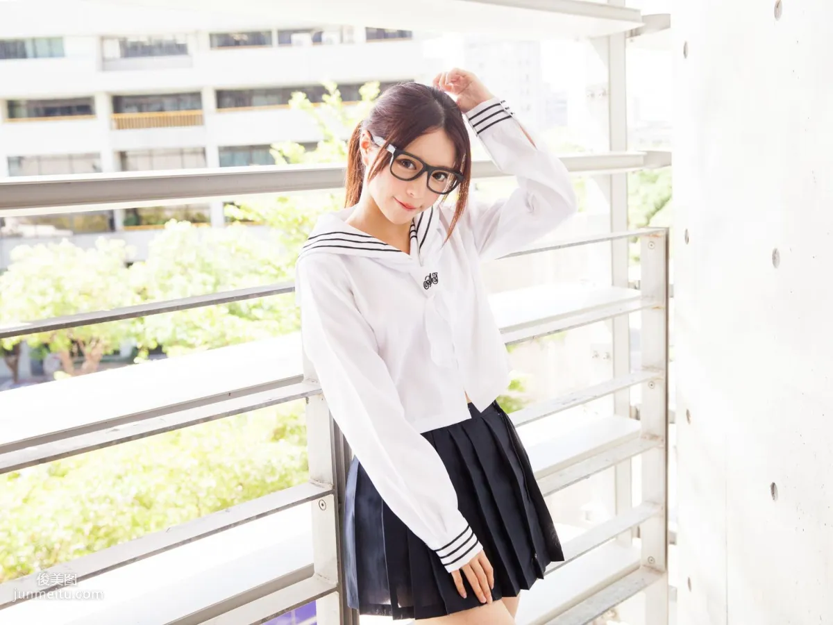 台灣美女張齊郡JULIE《長筒襪校服少女》寫真集 17