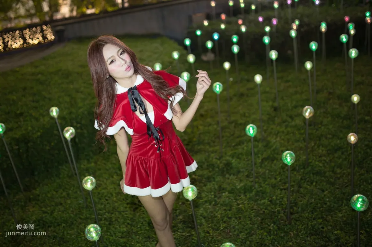 Winnie Xiaoxue/Zhuang Yonghui Christmas Short Skirt Night Shoot Photo Set photo 68