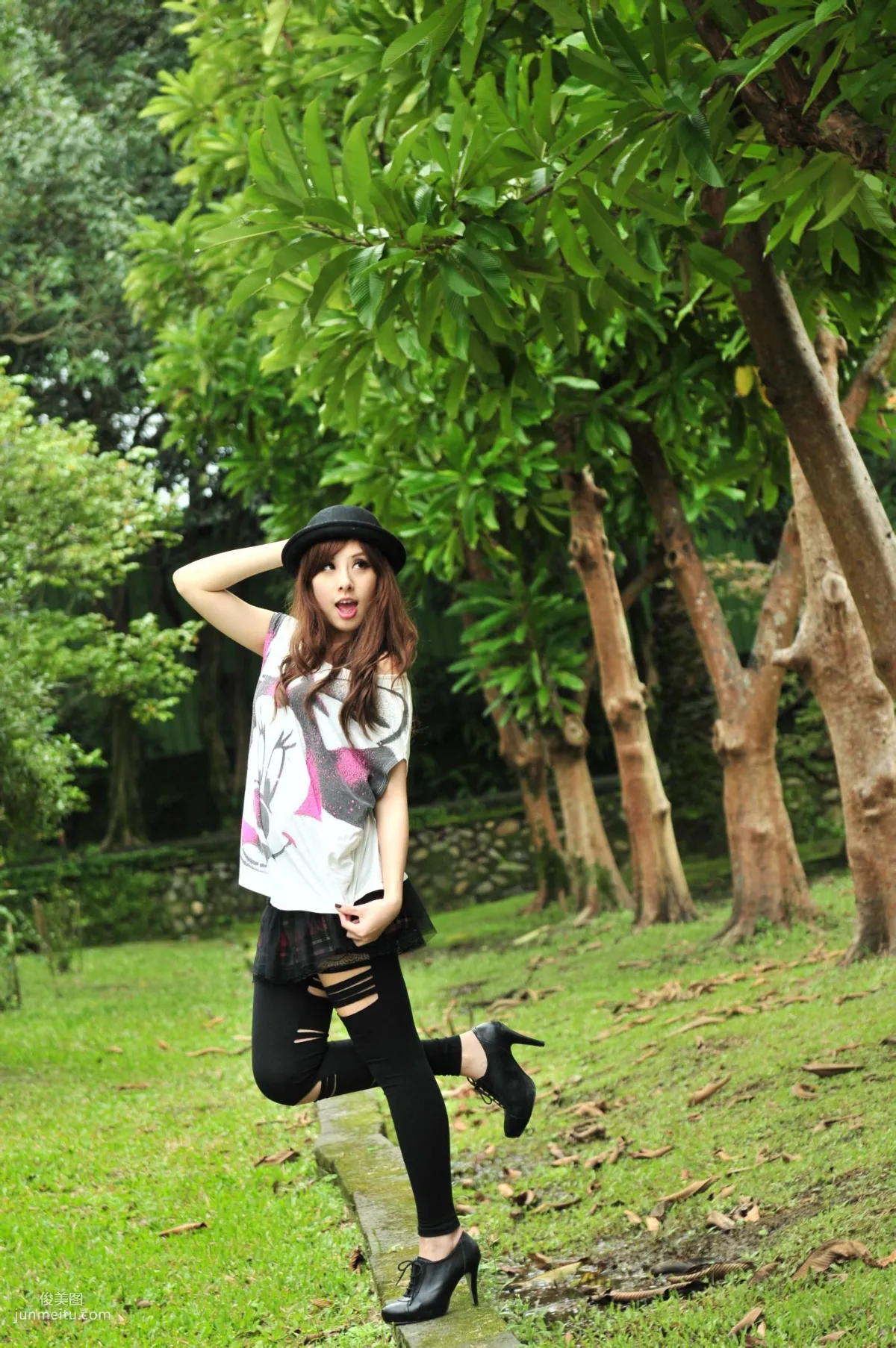 Taiwan Beauty Xiao Mi Kate su, Fresh Outdoor Shoot Photo Collection photo 47