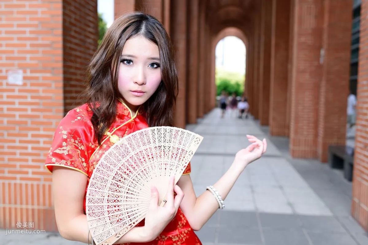 Taiwan Model A Bu, Red and Black Qipao Series Outdoor Shoot Photo Set photo 17