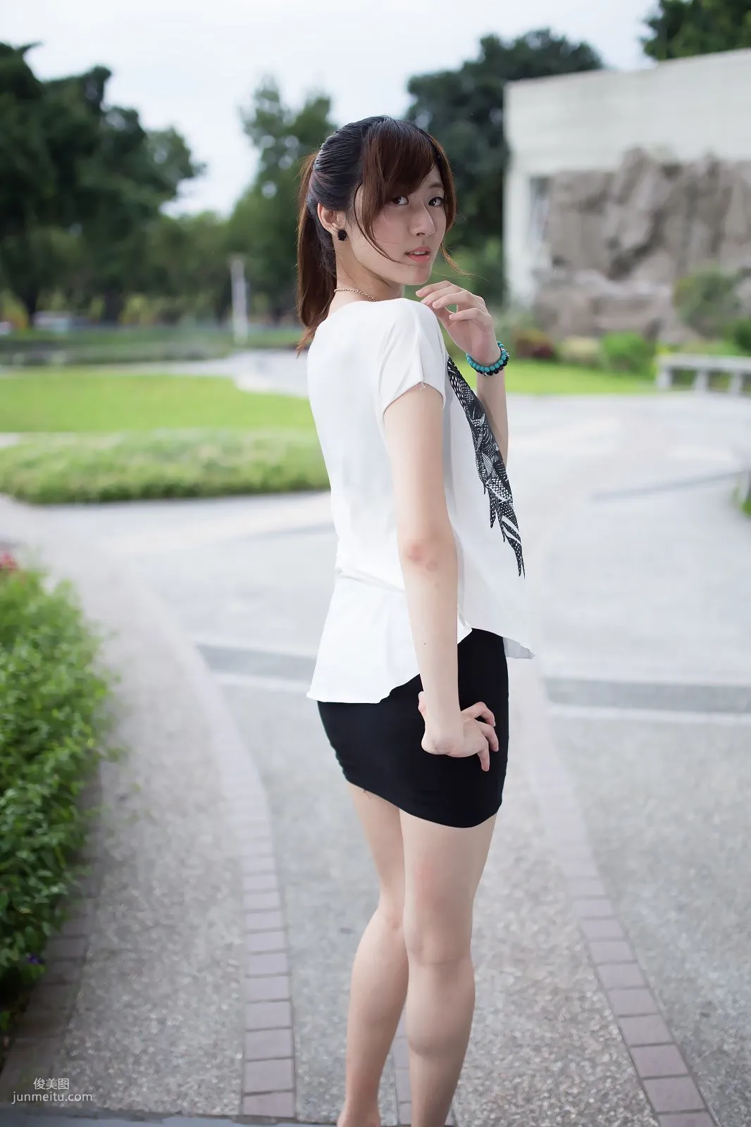Taiwan Model Queena / Lin Mojing, Park Outdoor Shoot Photo Set photo 19