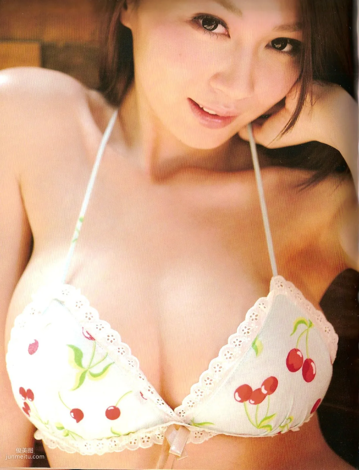 Carol Yeung 'Huge' [Photo Book] Photo Set photo 38