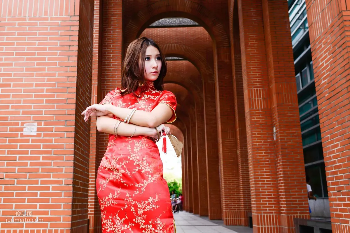 Taiwan Model A Bu, Red and Black Qipao Series Outdoor Shoot Photo Set photo 20