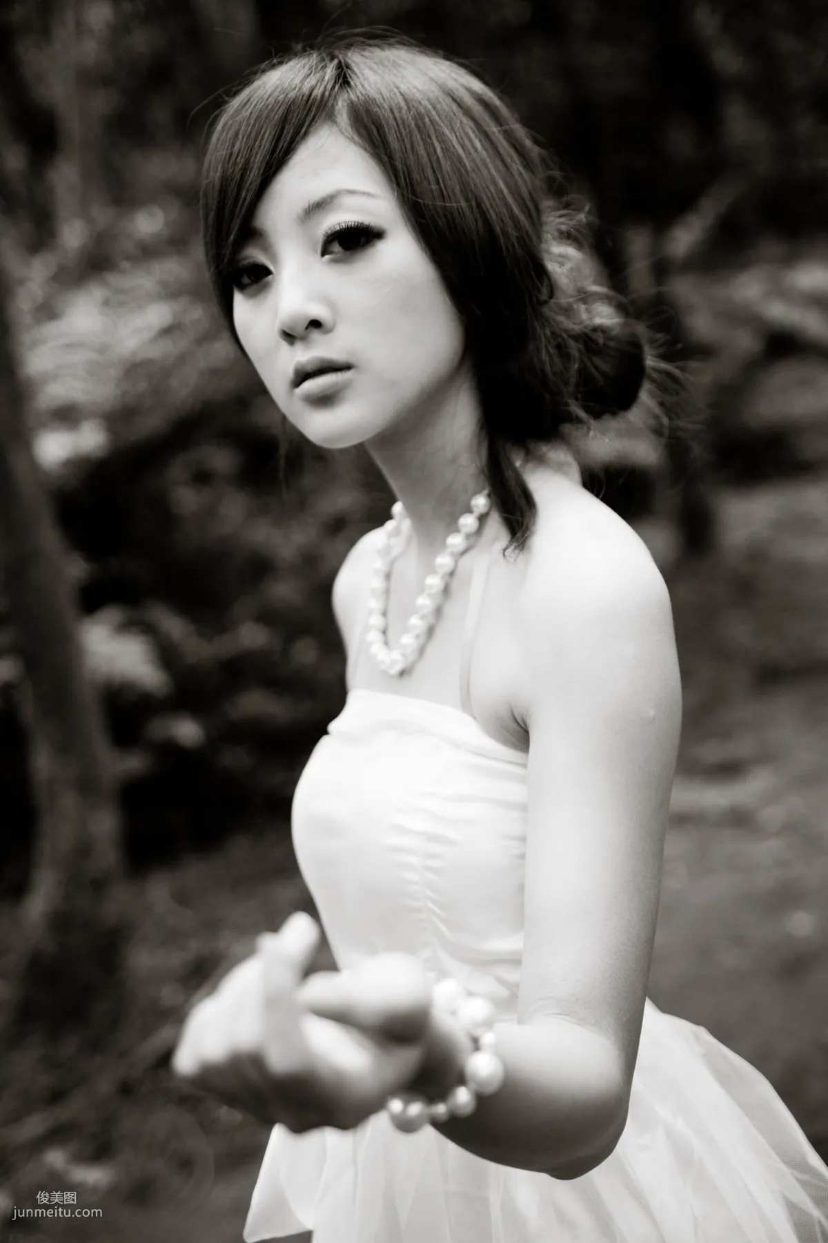 Mikako/Zhang Kaijie White Waltz x Black Obsession Yangmingshan Zhuzihu Outdoor Shoot Photo Set photo 46