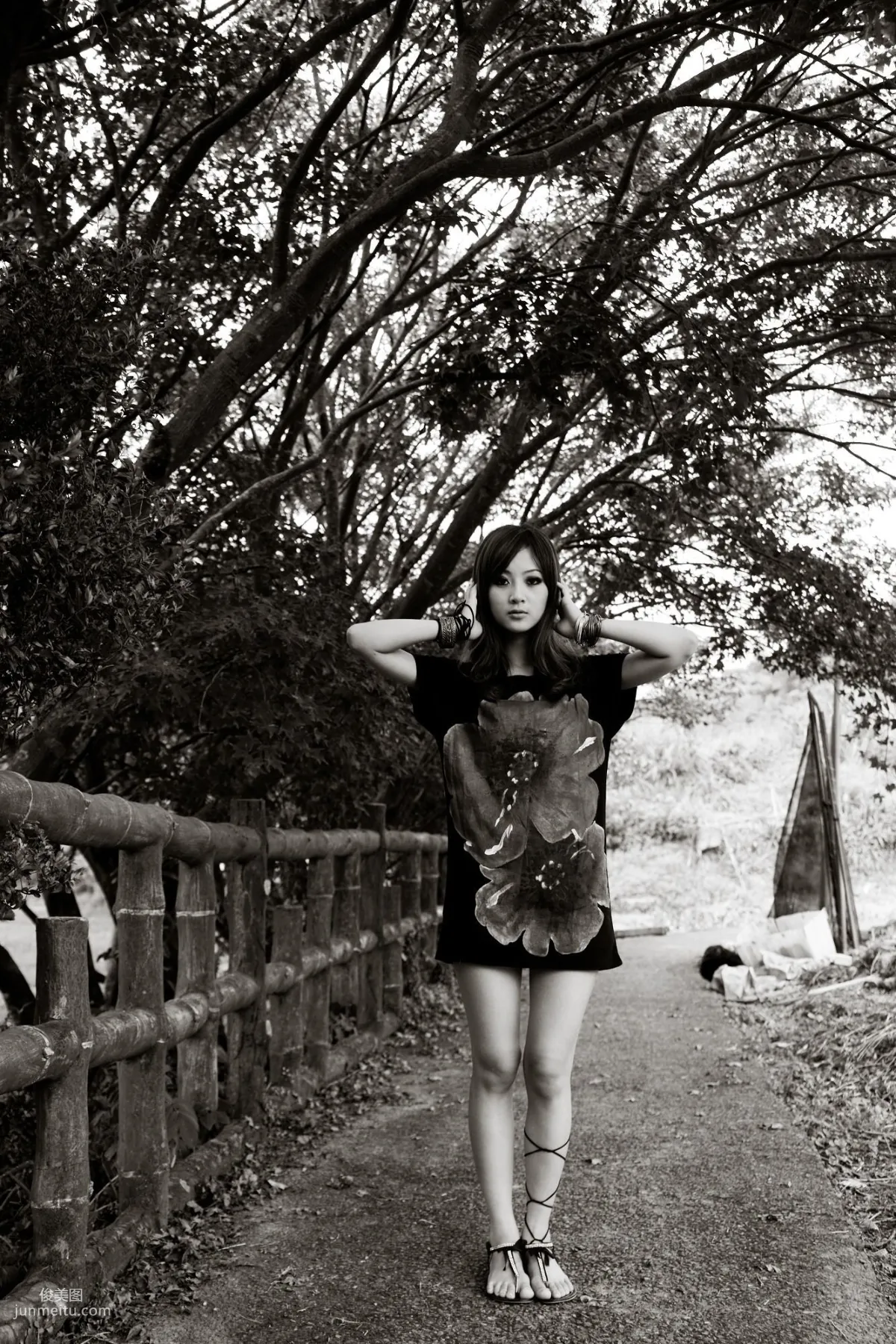 Mikako/Zhang Kaijie White Waltz x Black Obsession Yangmingshan Zhuzihu Outdoor Shoot Photo Set photo 64