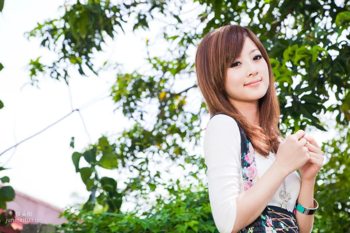 Zhang Kaijie/Mikako 'Zhongxing New Village Outdoor Shoot' Photo Set photo 5