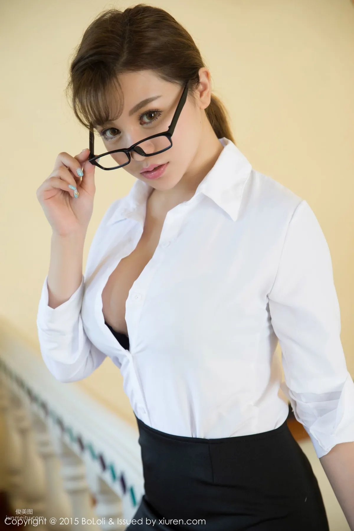 Liu Yaxi 'Phuket Travel Shoot' Starring Sexy Female Teacher Series: Black Stockings Uniform Seduction [Boluoshe] Vol.078 Photo Set photo 24