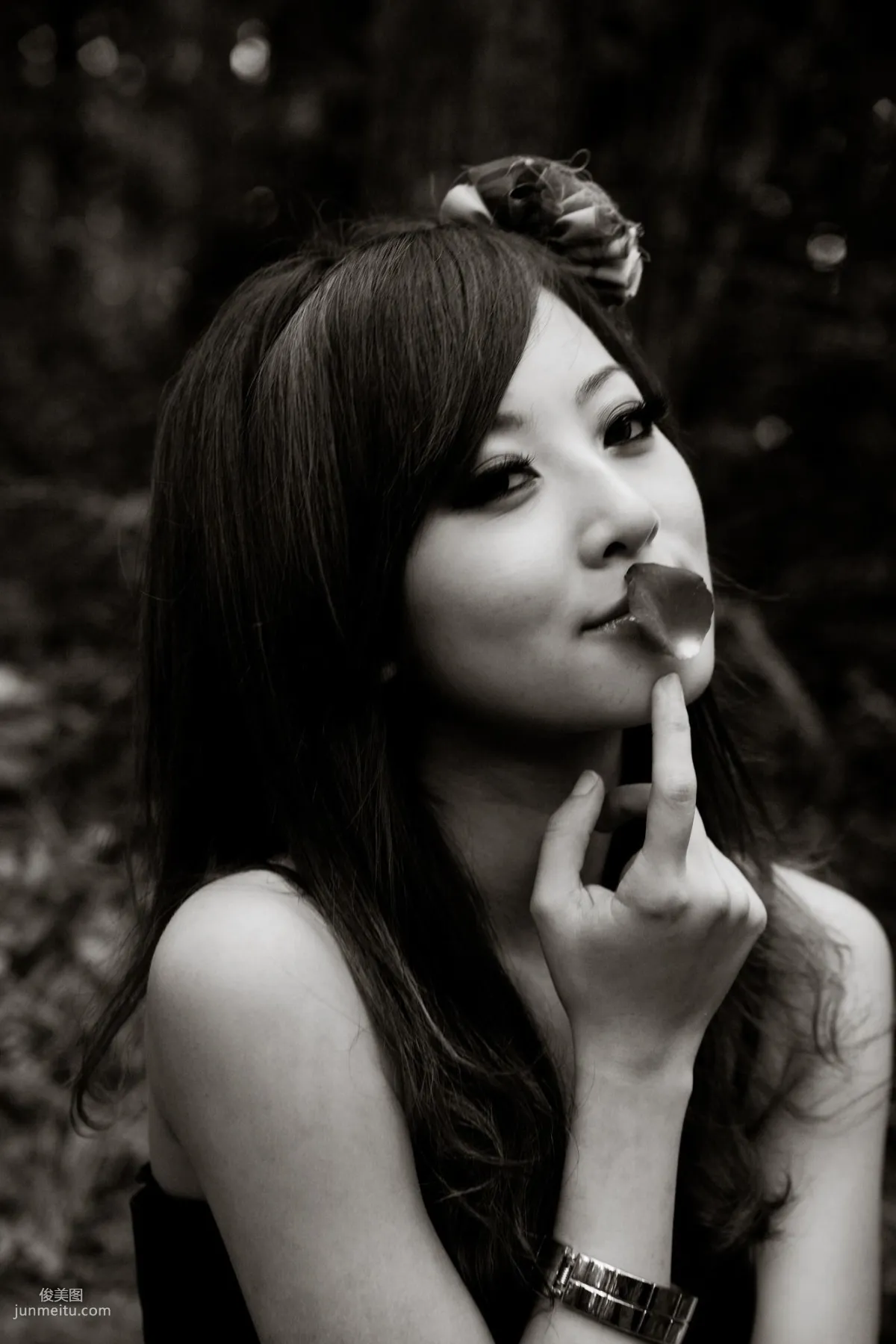 Mikako/Zhang Kaijie White Waltz x Black Obsession Yangmingshan Zhuzihu Outdoor Shoot Photo Set photo 100