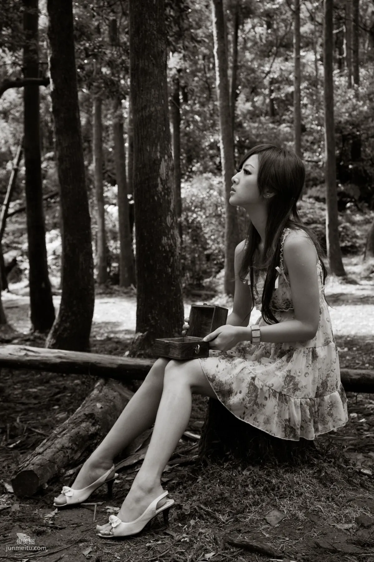 Mikako/Zhang Kaijie White Waltz x Black Obsession Yangmingshan Zhuzihu Outdoor Shoot Photo Set photo 10