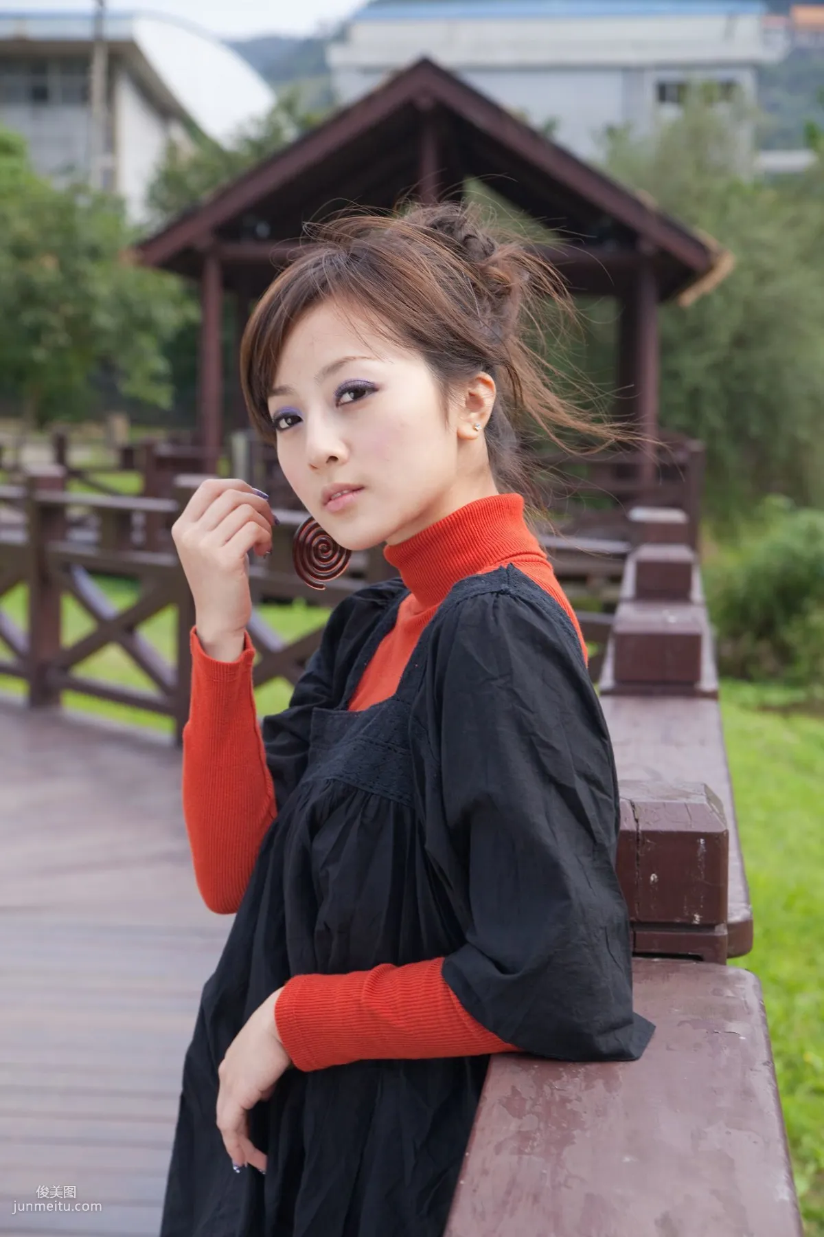 Mikako, Shuangxi Park + Indigenous Park Part I Photo Set photo 32