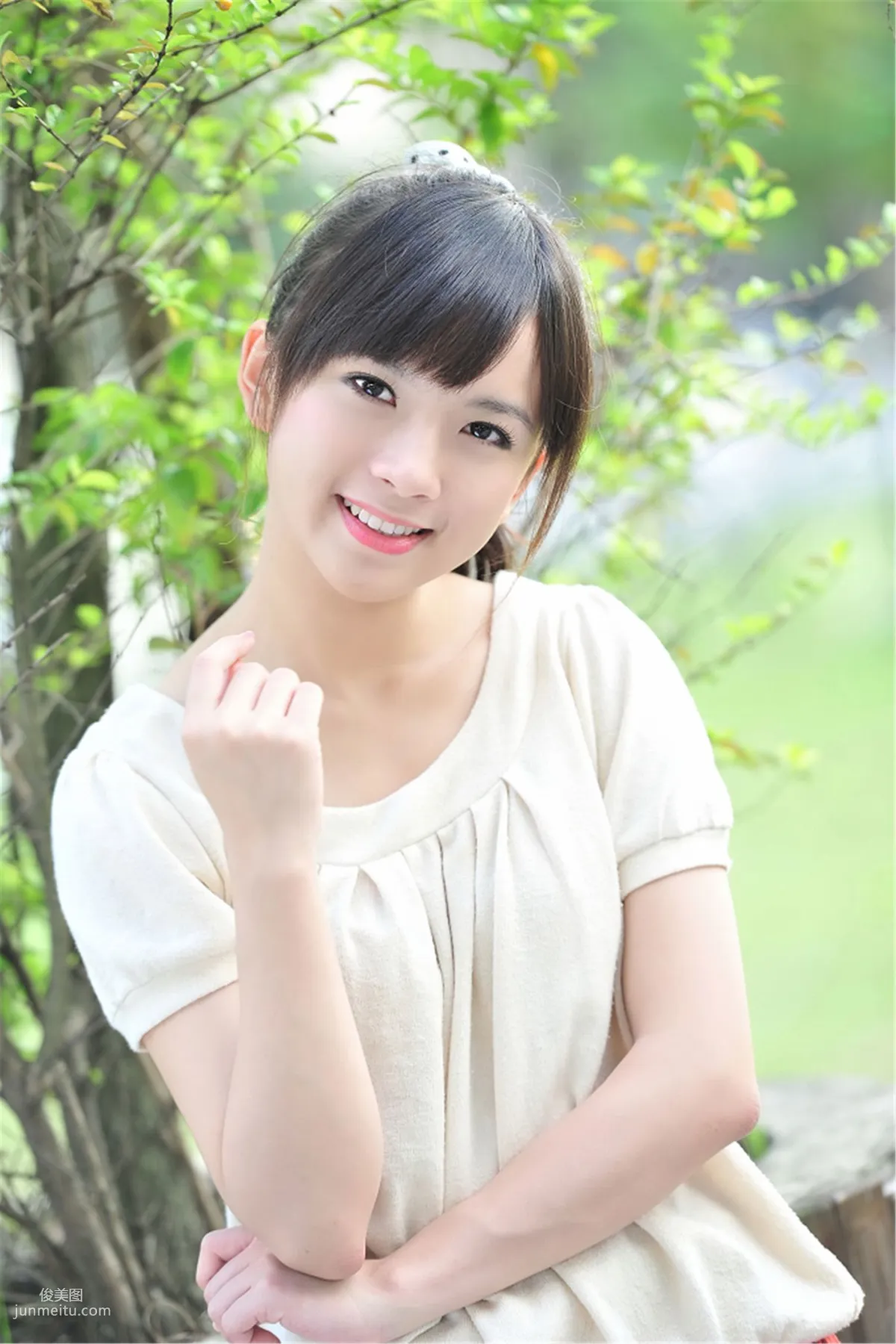 Taiwan Beautiful Girl Xiao Jing (Yu Chengjing), Yat-Sen Park Outdoor Shoot Photo Set photo 3