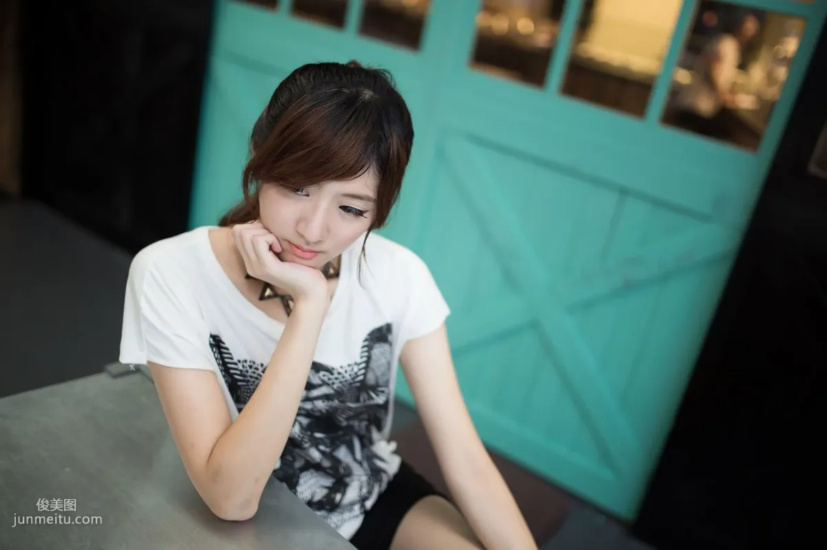 Taiwan Model Queena / Lin Mojing, Park Outdoor Shoot Photo Set photo 14