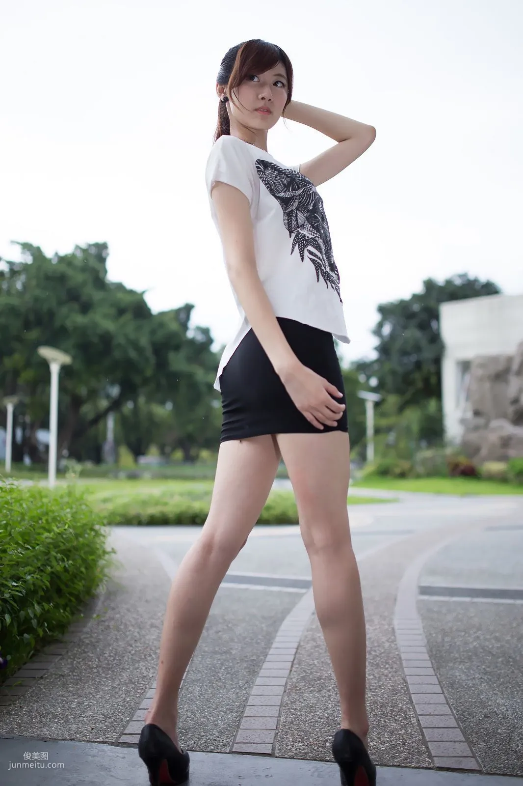 Taiwan Model Queena / Lin Mojing, Park Outdoor Shoot Photo Set photo 23