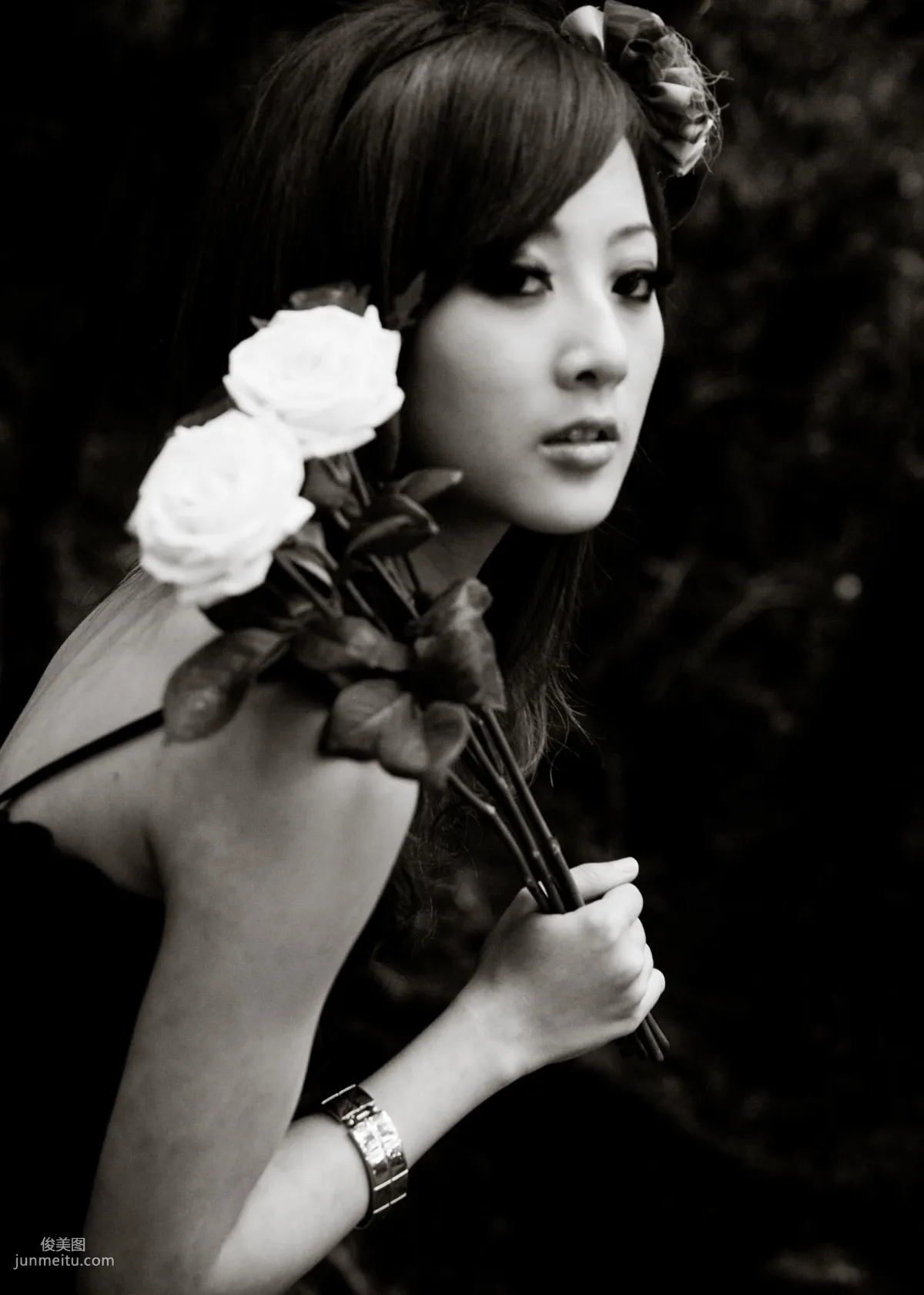 Mikako/Zhang Kaijie White Waltz x Black Obsession Yangmingshan Zhuzihu Outdoor Shoot Photo Set photo 93