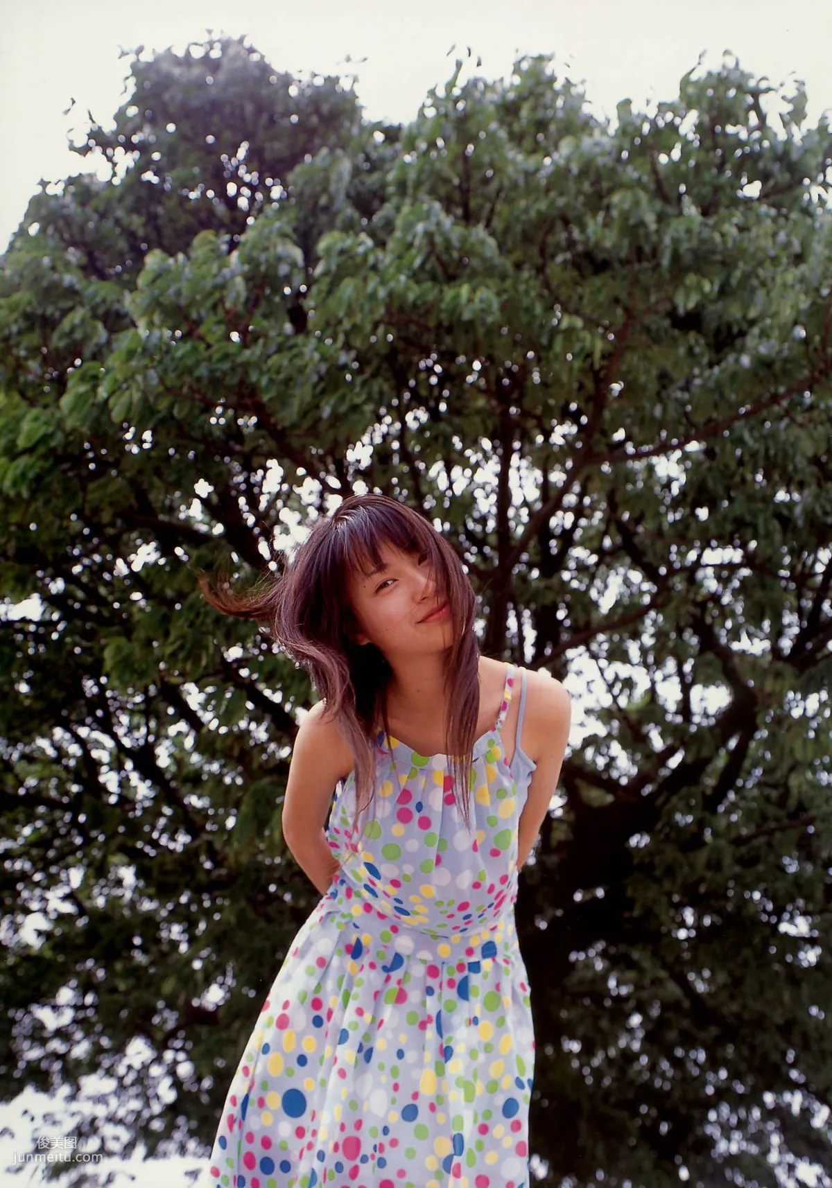 戸田恵梨香 《SANWA MOOK 7 生まれた泉》[PB寫真集] 9