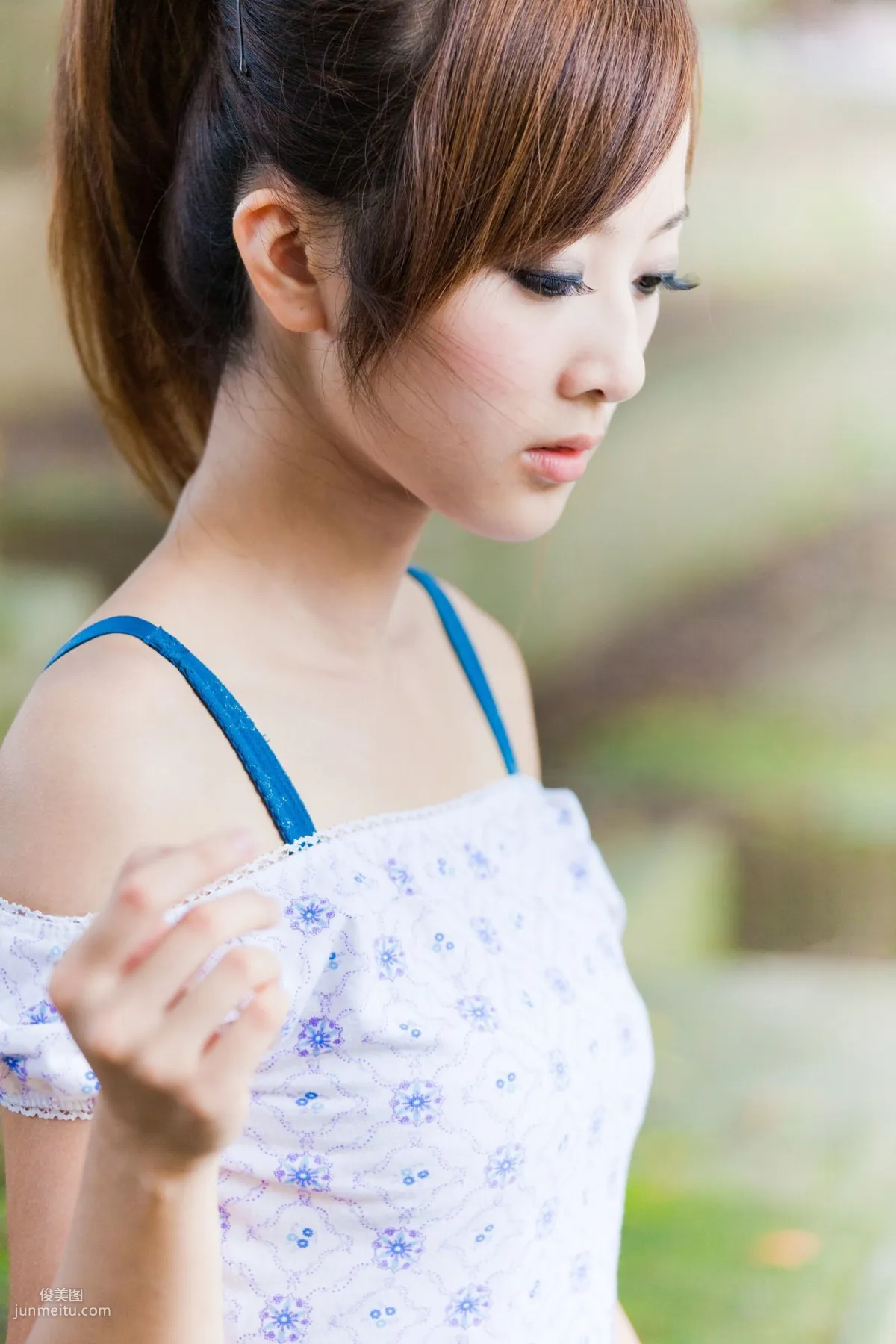 Zhang Kaijie/Mikako 'Zhongxing New Village Outdoor Shoot' Photo Set photo 67