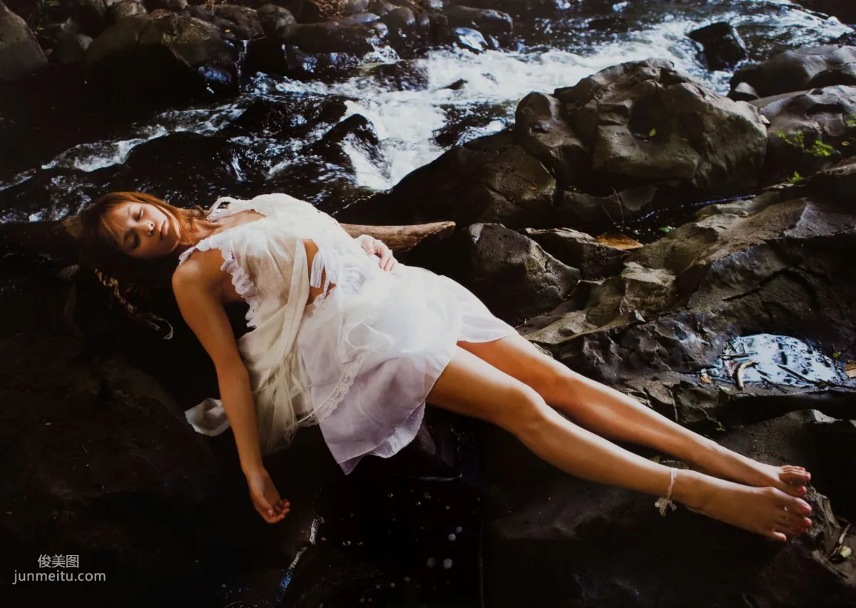 亀井絵里 《sweet》 [Photo Book] 写真集 65