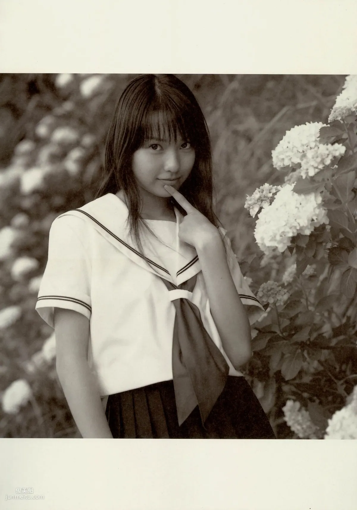 戸田恵梨香 《SANWA MOOK 7 生まれた泉》[PB寫真集] 51