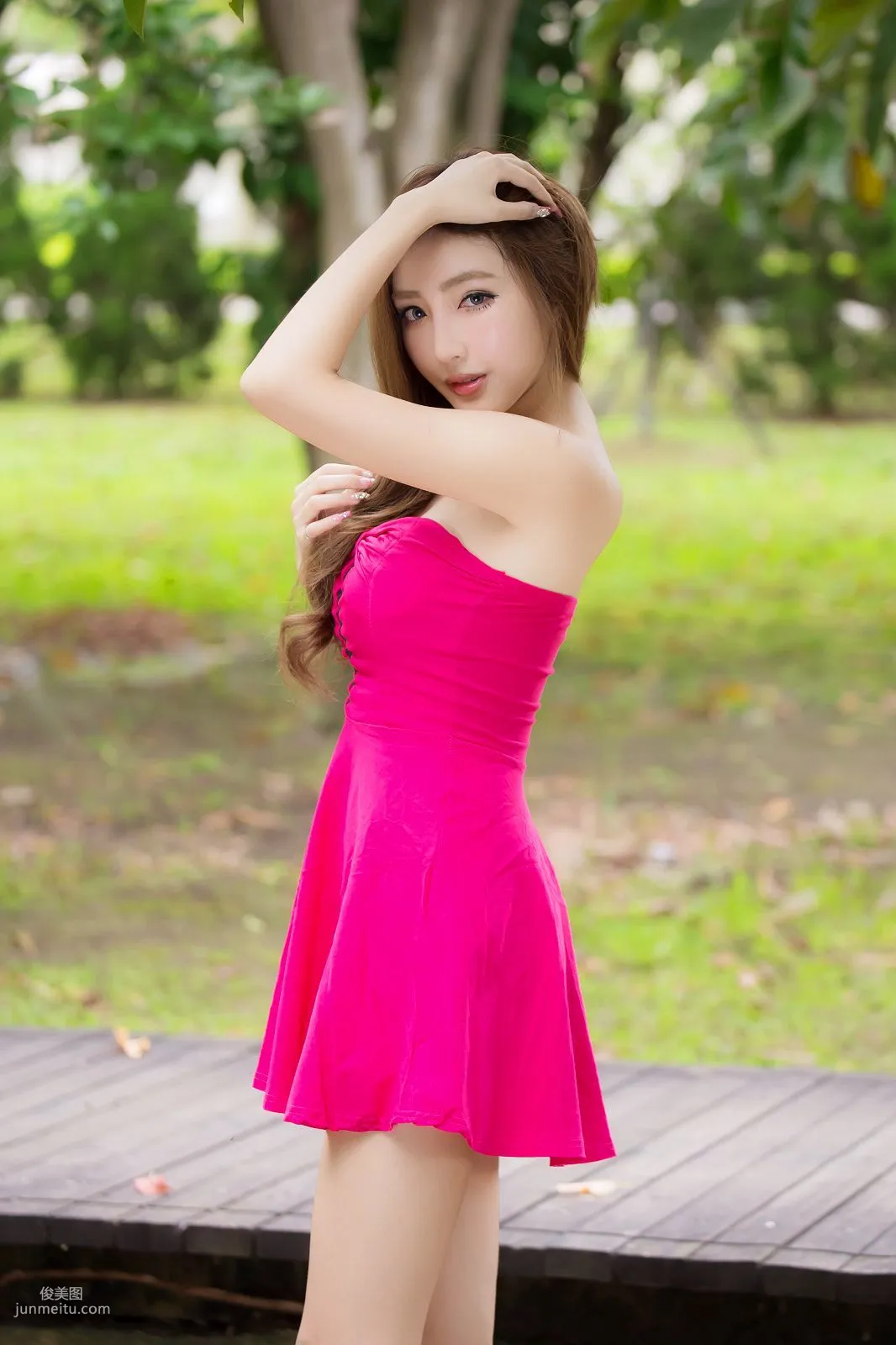 Syuan Zhao Yun, The Ultimate Pink Goddess in a Red Dress, Photo Set photo 8