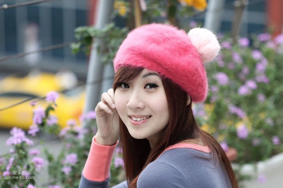 Taiwan Pure Beauty Angel, Black Stockings Street Snap Photos Collection photo 14
