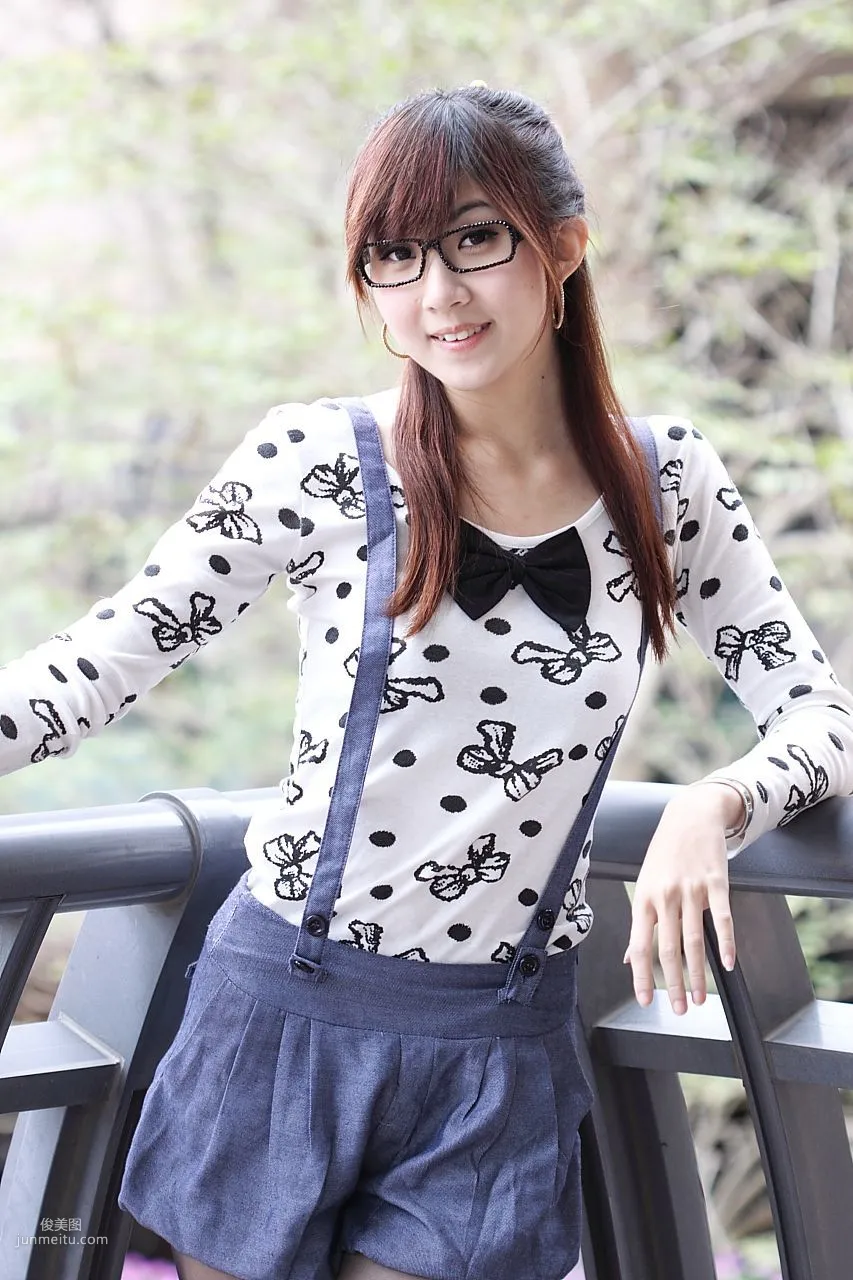 Taiwan Pure Beauty Angel, Black Stockings Street Snap Photos Collection photo 41