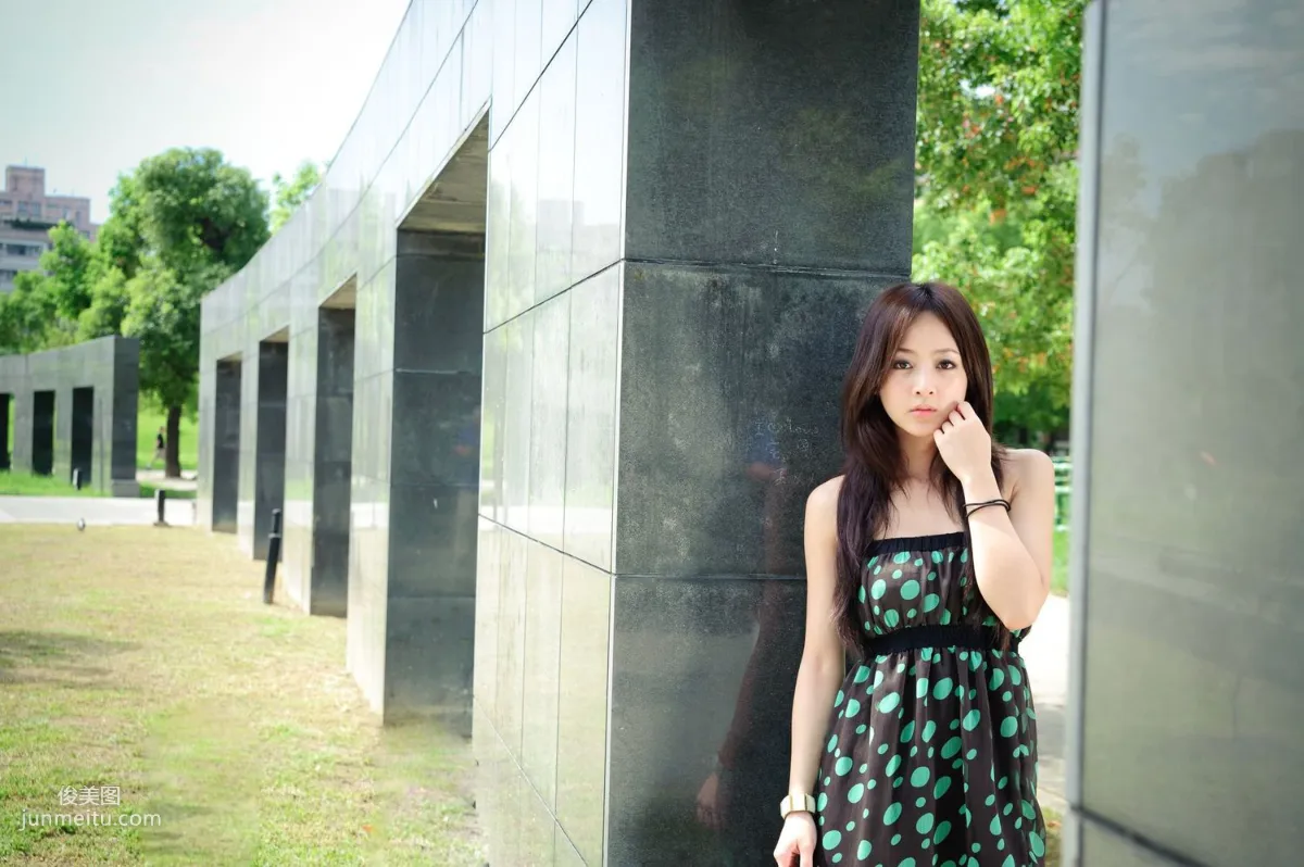 Zhang Kaijie, Yonghe No.4 Park Outdoor Shoot Photo Set photo 1
