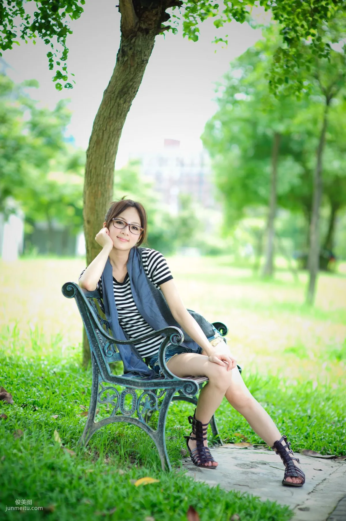 Zhang Kaijie, Yonghe No.4 Park Outdoor Shoot Photo Set photo 29
