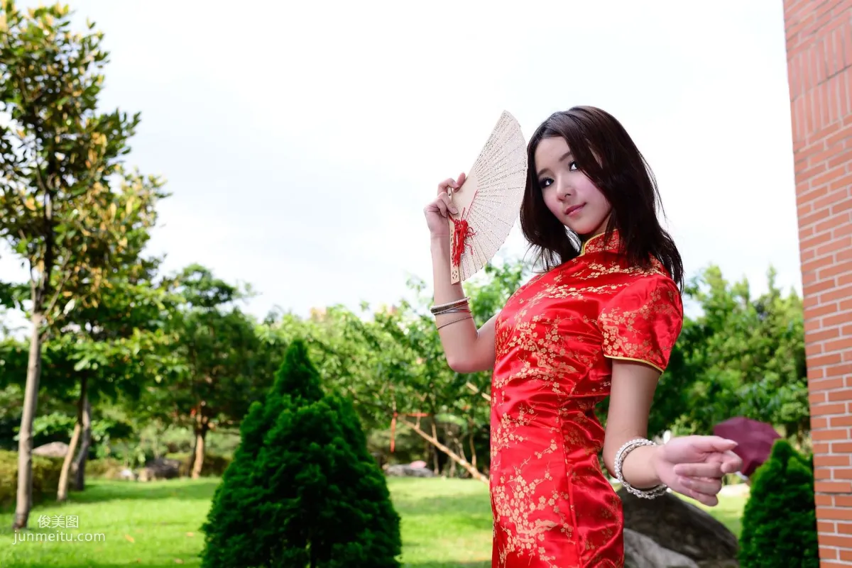 Taiwan Model A Bu, Red and Black Qipao Series Outdoor Shoot Photo Set photo 22