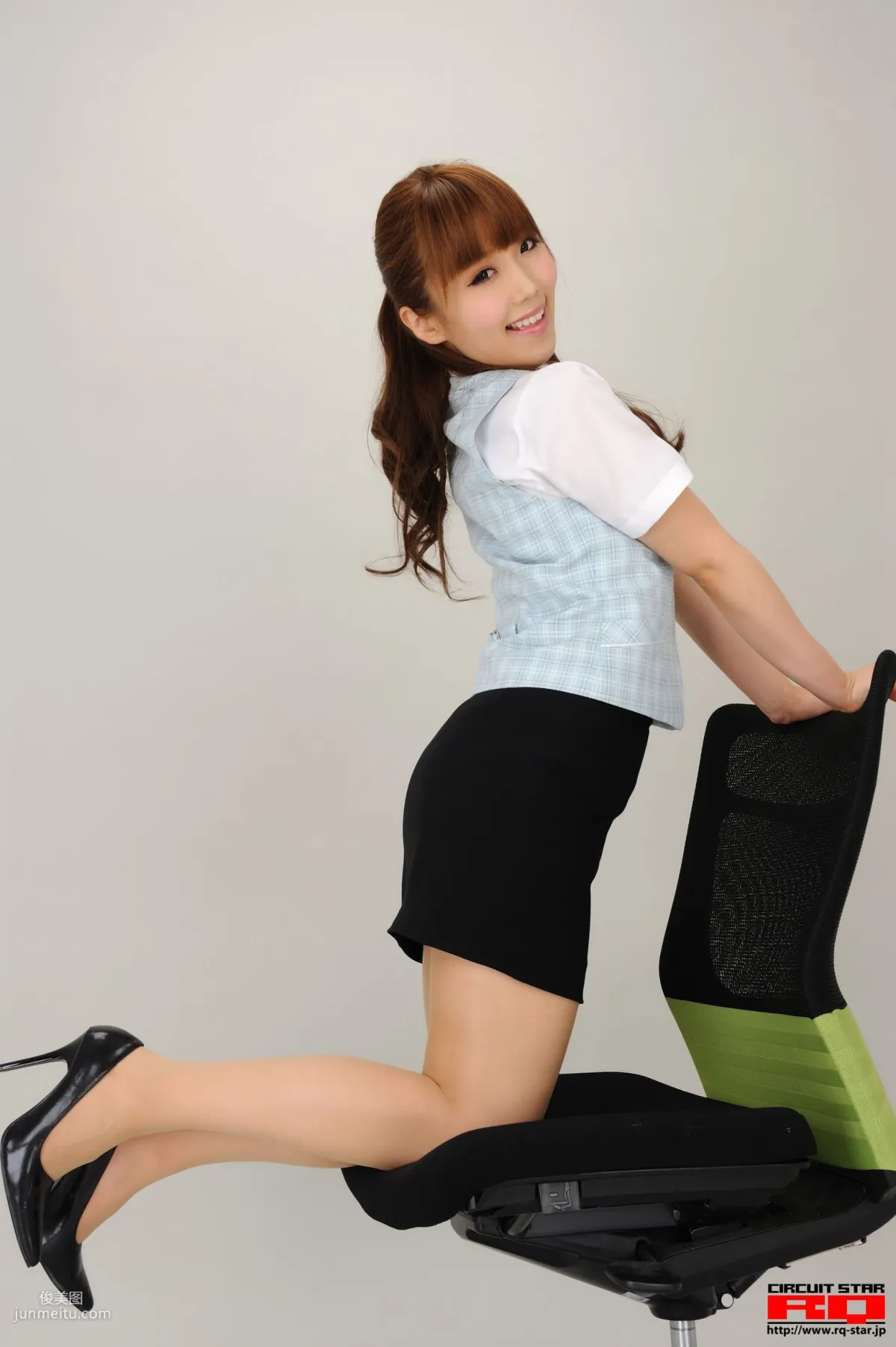 [RQ-STAR] NO.00509 如月くるみ Office Lady 職業裝系列 寫真集 73