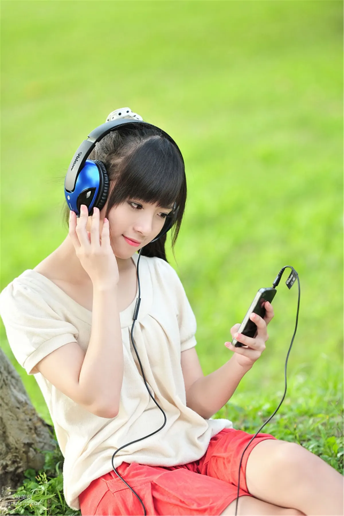 Taiwan Beautiful Girl Xiao Jing (Yu Chengjing), Yat-Sen Park Outdoor Shoot Photo Set photo 10