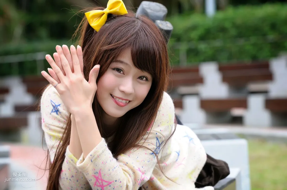 Taiwan Beauty Qiu Yuxuan White, Campus Outdoor Shoot Photo Set photo 1