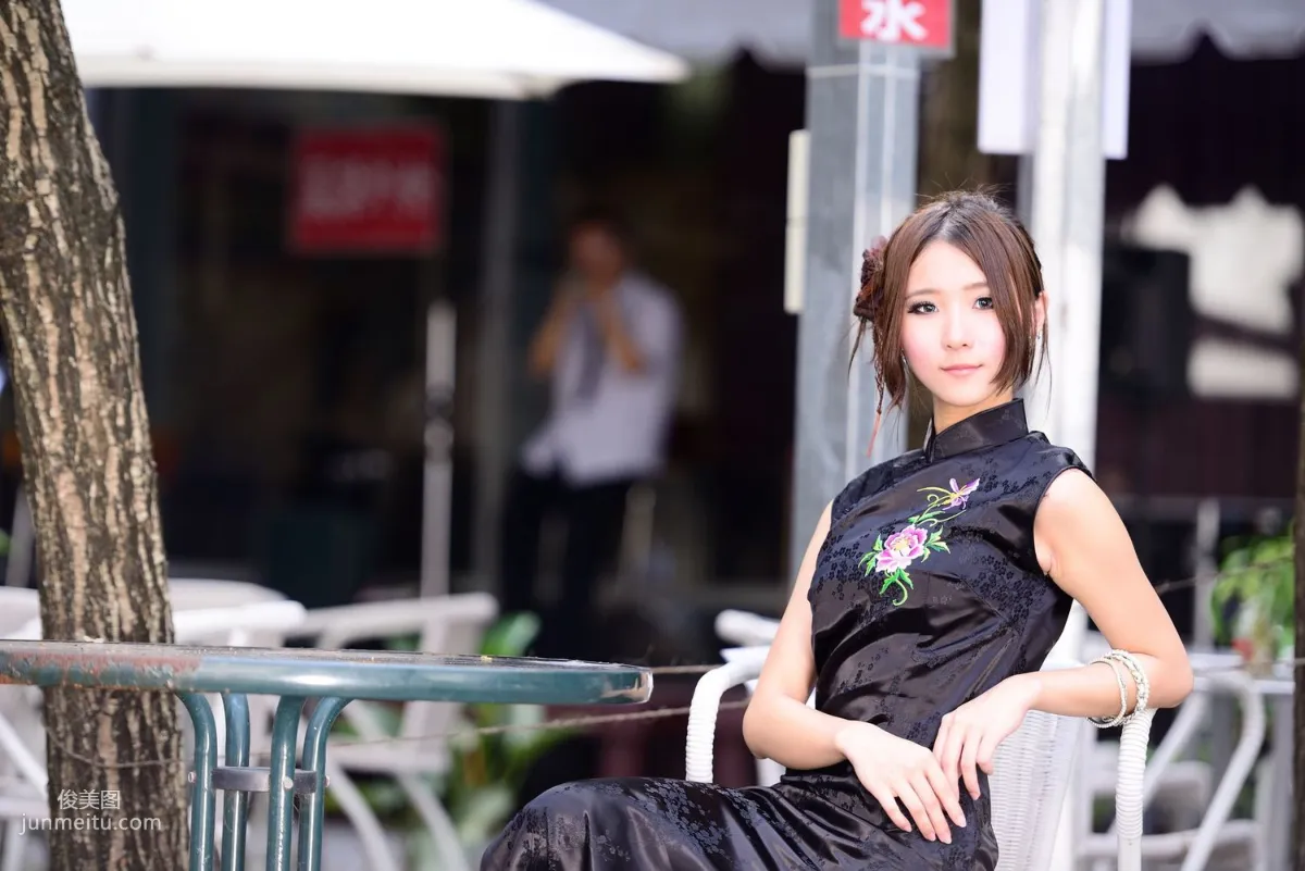Taiwan Model A Bu, Red and Black Qipao Series Outdoor Shoot Photo Set photo 86