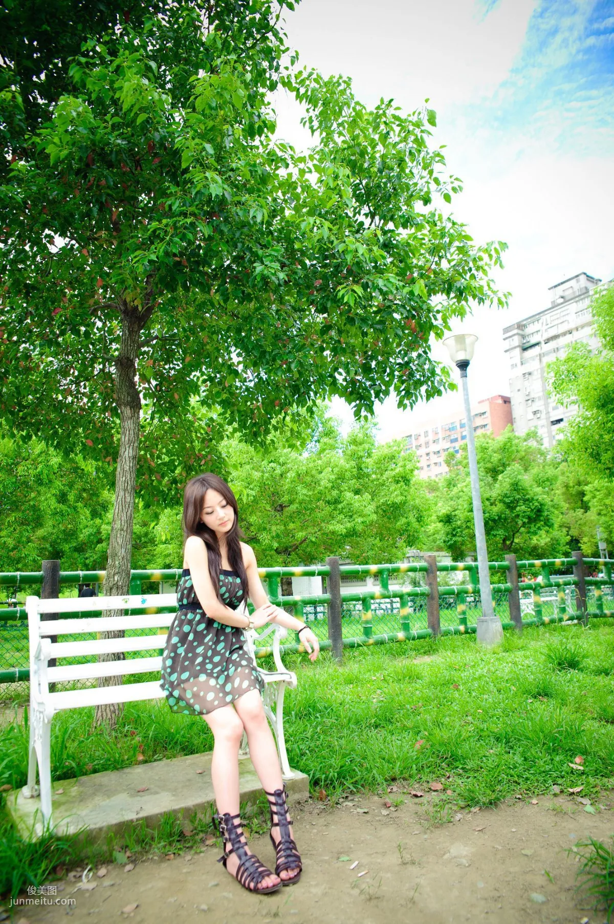 Zhang Kaijie, Yonghe No.4 Park Outdoor Shoot Photo Set photo 17