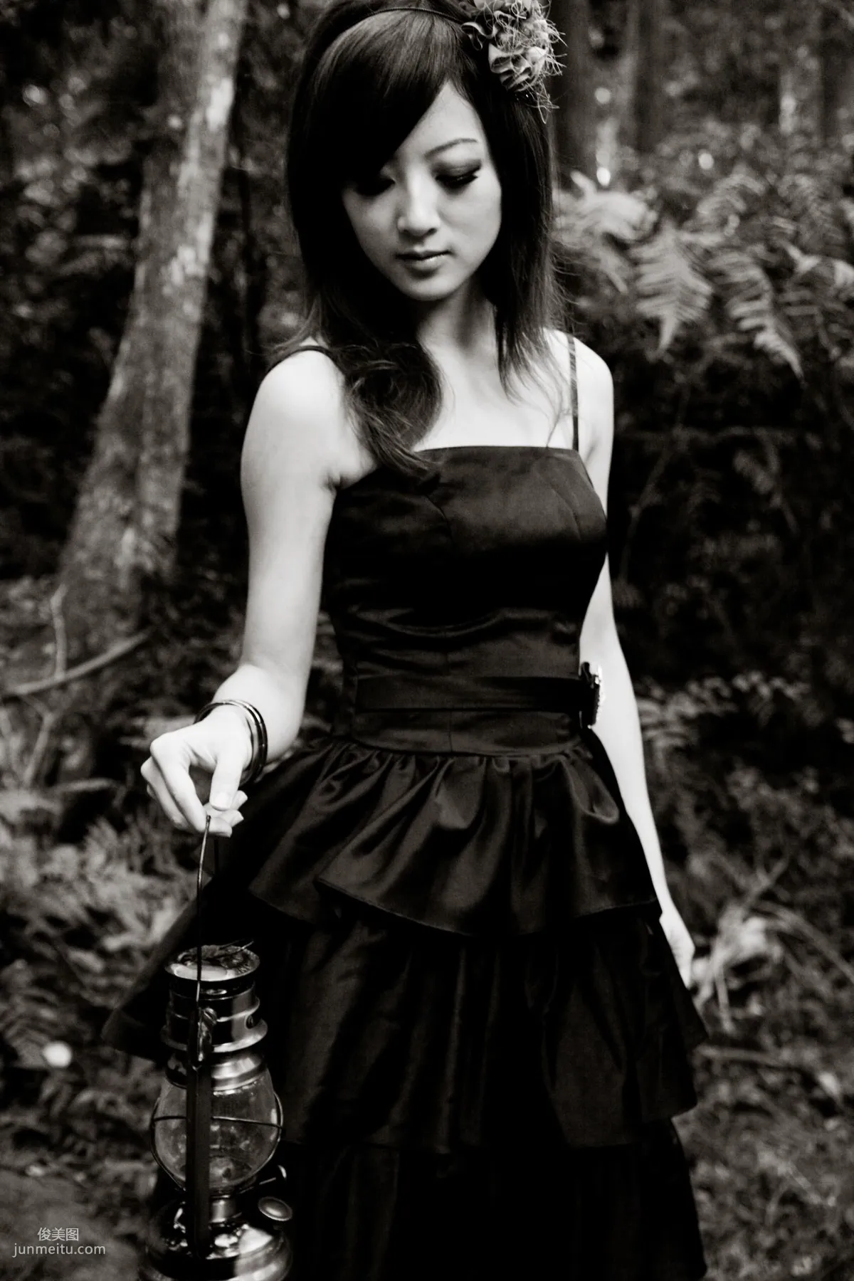 Mikako/Zhang Kaijie White Waltz x Black Obsession Yangmingshan Zhuzihu Outdoor Shoot Photo Set photo 105