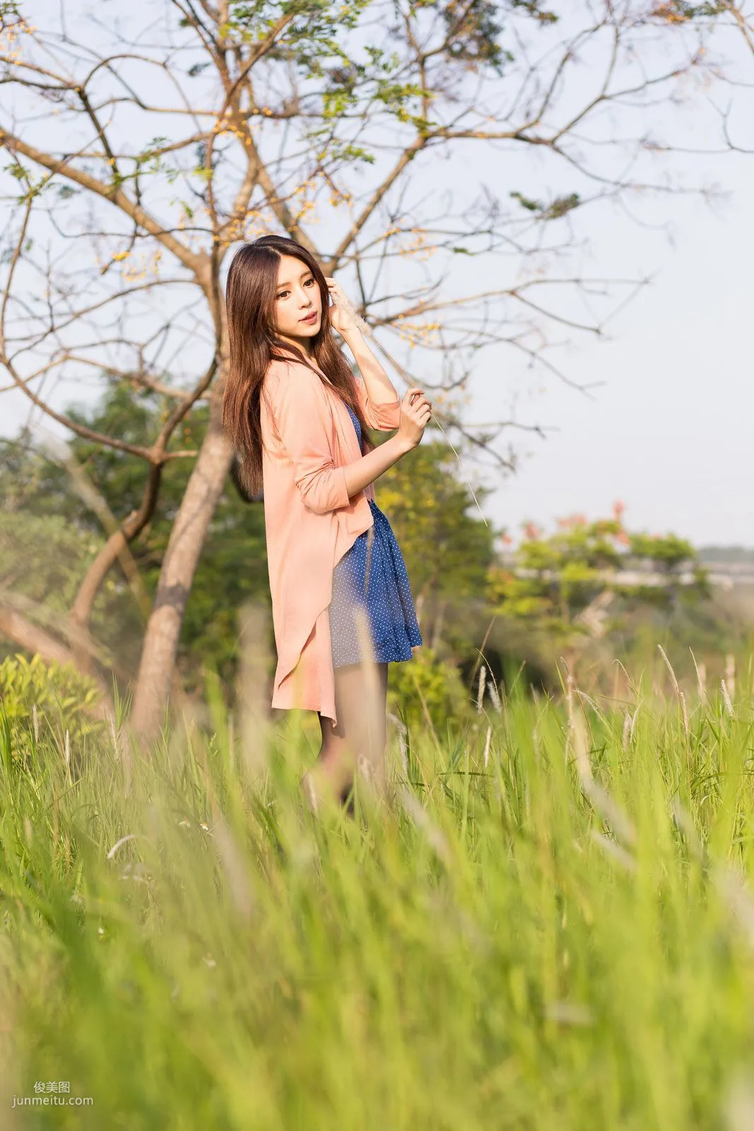 台灣女神張齊郡JULIE《踏青》寫真集 26